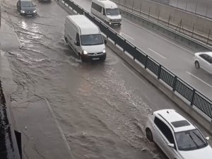 Bursa’da Sağanak Yağış Hayatı Felç Etti