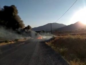 Seyir Halindeki Pikap Alev Topuna Döndü