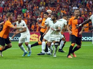 Spor Toto Süper Lig: Galatasaray: 0 - Giresunspor: 0 (İ̇lk Yarı)