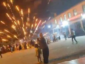 Düğüne Katılanların Tepesinde Havai Fişek Patladı