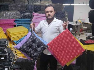 Eşinin Verdiği Evlilik Yüzüğüyle Şansı Açıldı, Günde 4 Bin Minder Ve Yastık Üretip 40 Ülkeye Satıyor