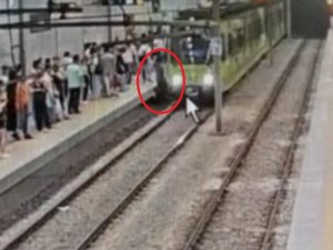 Metronun Önüne Atlayan Şahıs Yürekleri Ağza Getirdi