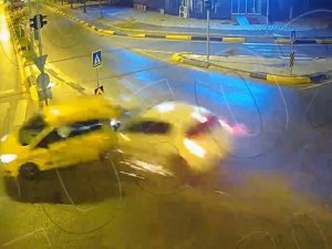 Dikkatsizlikleri Canlarından Ediyordu, Kazalar Kamerada