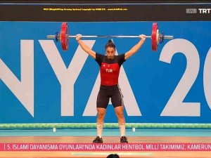 Barü Öğrencisi Berfin Altun’dan Gümüş Madalya