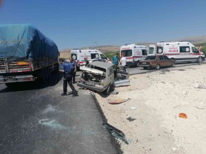 Malatya’da İki Otomobil Çarpıştı: 12 Yaralı