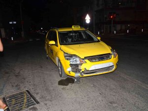 Otomobil İle Motosiklet Çarpıştı: 1’i Ağır 2 Yaralı