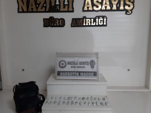 Zehir Tacirleri “Dur” İhtarına Uymadı, Polisten Kaçamadı
