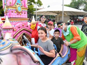 Başkentte Cem Adrian Ve Sevcan Orhan Rüzgarı Esti