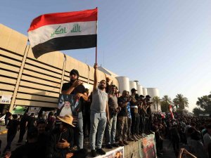 Mukteda Sadr’dan Destekçilerine 20 Ağustos’ta Protesto Çağrısı