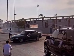 Büyükçekmece’de Trafiği Durdurup Damadın Etrafında Drift Yaptılar