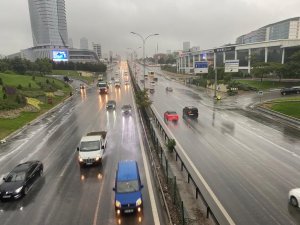 İ̇stanbul’da Yağmur Sonrası Trafik Yoğunluğu