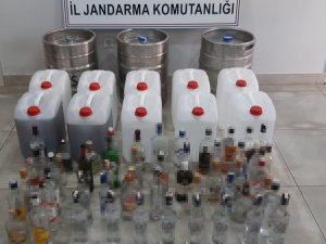 Manavgat’ta Otel Odasında 387 Litre Sahte İçki Ele Geçirildi