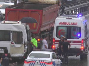 D-100’de Aynı Noktada 3 Farklı Zincirleme Kaza: 4 Yaralı