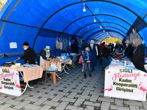 Çiğli’nin Emektar Kadınlarından Üniversite Öğrencilerine Burs Desteği