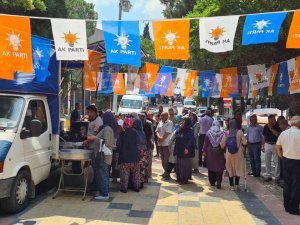 Gördes’te Ak Parti’nin 21’inci Yılına 3 Bin Kişilik Lokma