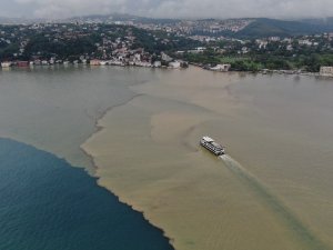 Sağanak Yağış Sonrası İ̇stanbul Boğazı Çamura Bulandı