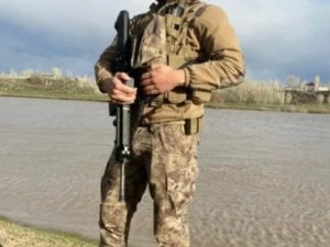 Özel Harekat Polisi Merdivenden Düşerek Hayatını Kaybetti