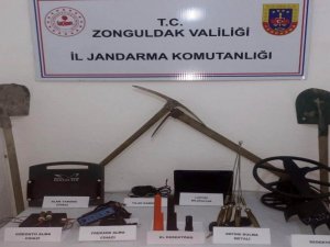 Kaçak Kazı Yapan 7 Şüpheliye Suçüstü