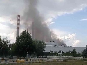 Cam Fabrikasında Çıkan Yangın Büyümeden Söndürüldü