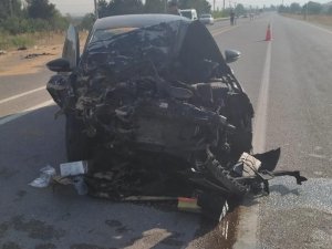 Otomobil Buğday Yüklü Römorka Arkadan Çarptı: 4 Yaralı