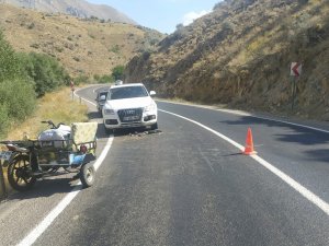 Otomobil İle Sepetli Motosiklet Çarpıştı: 2 Yaralı