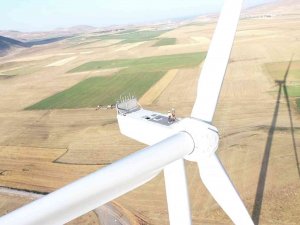Vedaş Çalışanları, Rüzgarın Elektrik Enerjisine Dönüşünü Yerinde İnceledi