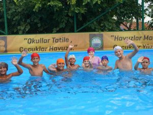 Balıkesir’de 100 Binden Fazla Çocuk Yüzme Öğrendi