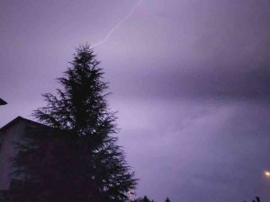 Karabük’te Şimşekler Geceyi Aydınlattı