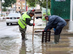 Yalova Belediyesi Ekiplerinden Anında Müdahale