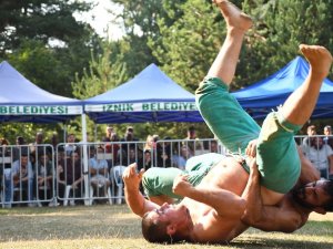 Alıç Yaylası 3. Karakucak Güreşleri Kıran Kırana Mücadeleye Sahne Oldu