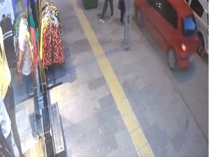 Şahsın Kadınları Cadde Ortasında Taciz Ettiği Anlar Kamerada
