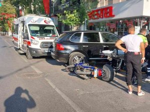Otomobil İle Motosiklet Çarpıştı: 1 Yaralı