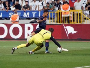 Spor Toto Süper Lig: Kasımpaşa: 0 - Fenerbahçe: 1 (Maç Devam Ediyor)