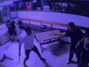 Şile’de Gece Nöbetindeki Taksiciye Öldüresiye Dayak Kamerada