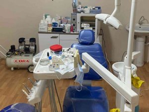 Jandarmadan Kaçak Diş Muayenehanesine Baskın