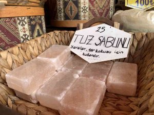 Sıcak Havalarda Terlemeyi Azaltacak Doğal Çözüm: Tuz Sabunu