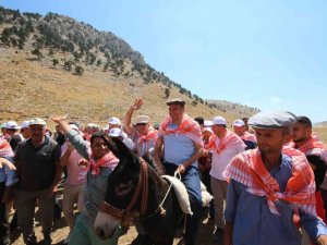 Kaş’ta Gömbe Yörük Şenliği Yapıldı