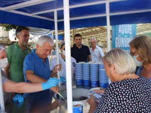Büyükşehirden Finike, Kaş, Gazipaşa Ve Kemer’de Aşure Dağıtımı