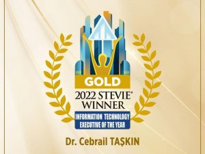 Hazine Ve Maliye Bakanlığı Bilgi Teknolojileri Genel Müdürüne ‘Yılın Bilgi Teknolojileri Üst Yöneticisi’ Ödülü