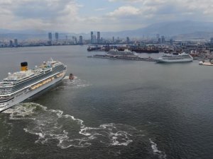 İ̇zmir’de Kruvaziyer Bereketi