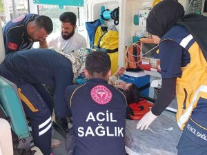 Elektrikli Bisiklet Devrildi: 2 Yaralı