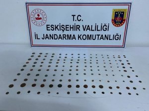 Eskişehir’de Bir Araçta 157 Adet Tarihi Sikke Ele Geçirildi