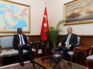 Bakanı Akar, Kamerun Büyükelçisi Tchatchouwo’yu Kabul Etti