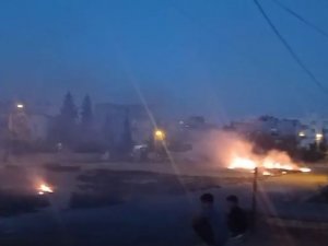 Yerleşim Bölgesine Yakın Alanda Çıkan Yangın Korkuttu