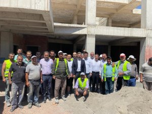 Milletvekili Aydın Kahta Spor Kompleksinin İnşaatını İnceledi