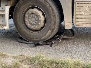 Büyükçekmece’de Feci Kaza: Tırın Altında Kalan Çocuğun Bacağı Koptu