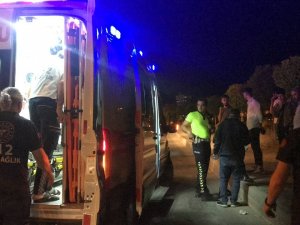 Ambulansla Otomobil Çarpıştı: 1 Yaralı