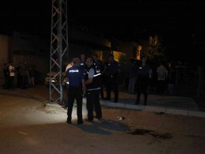 Adana’da Selam Verme Bahanesiyle Yaklaştı, 2 Kişiyi Vurdu