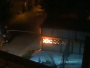 Park Halindeki Araç Alev Alev Yandı