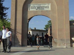 Hacıbektaş’a On Binler Akın Etti